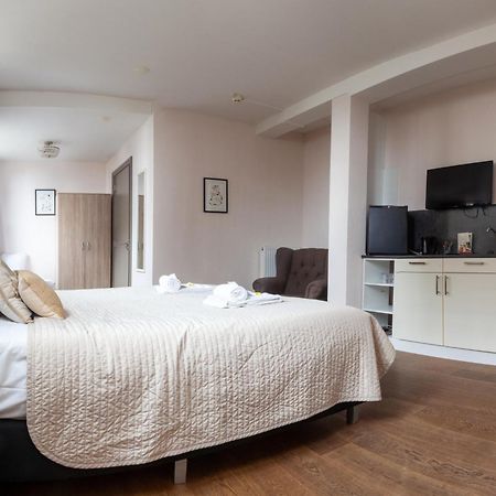 Kings Inn City Hotel อัลค์มาร์ ภายนอก รูปภาพ