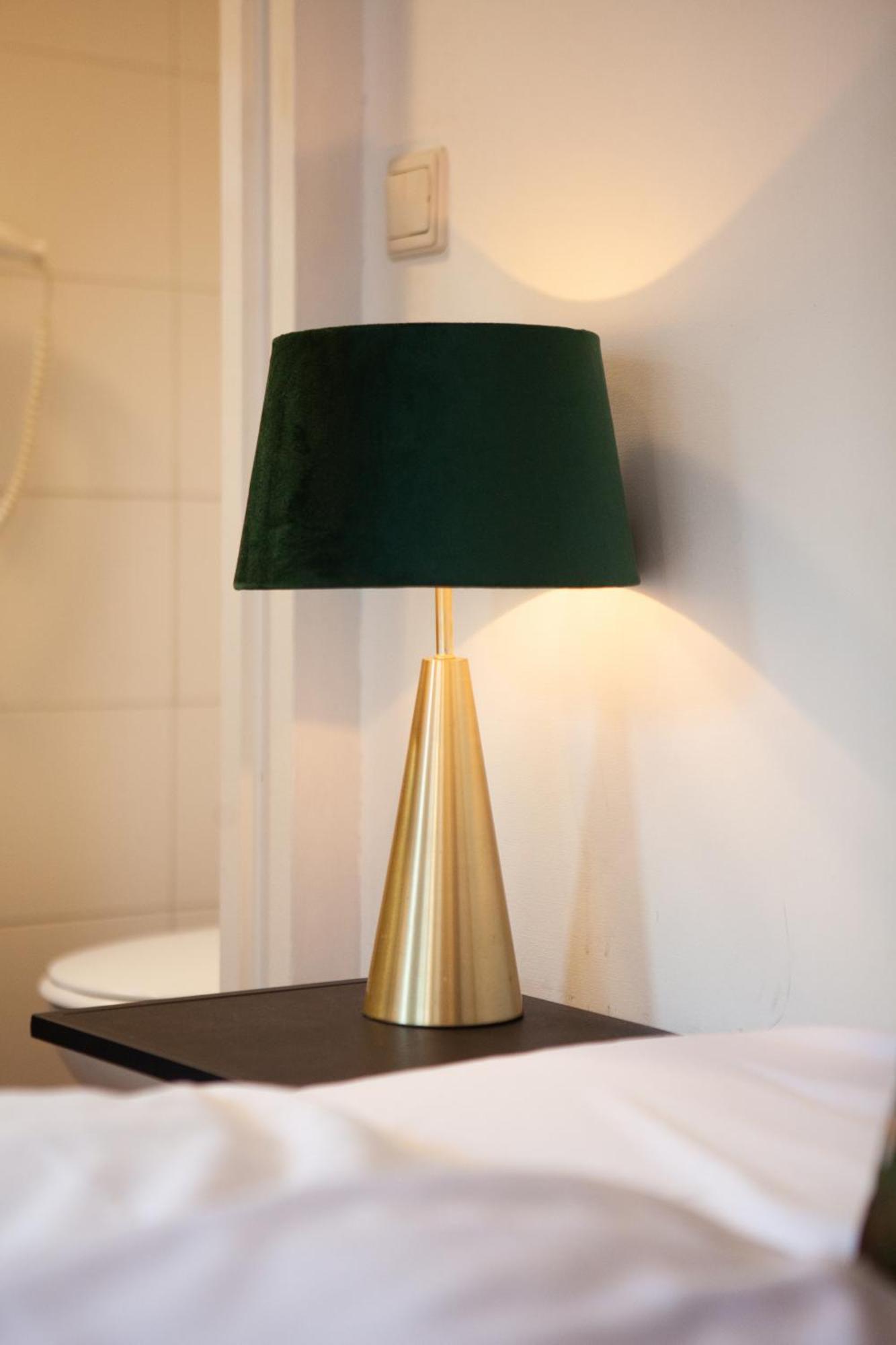 Kings Inn City Hotel อัลค์มาร์ ภายนอก รูปภาพ