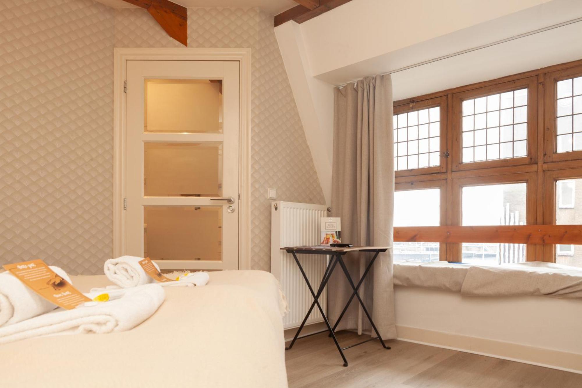 Kings Inn City Hotel อัลค์มาร์ ภายนอก รูปภาพ